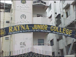 Ratna Junior College