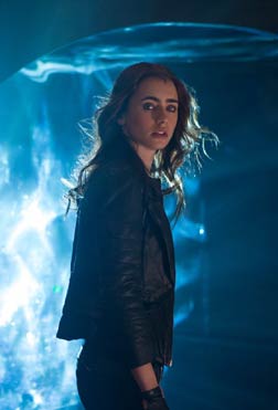 The Mortal Instruments: City Of Bones (english) - show timings, theatres list