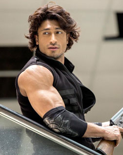 Commando 2 (hindi) - show timings, theatres list